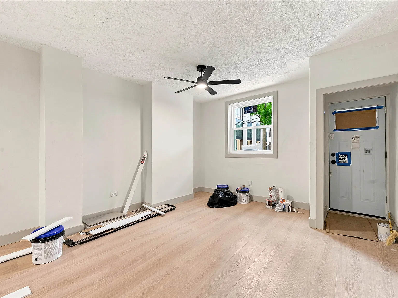 2 bed, 1.5 bath, 960 sqft, $1,680 — Photo 4
