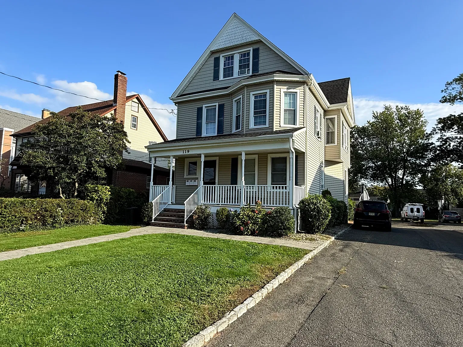 2 bed, $3,200 — Photo 2