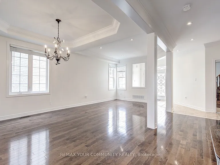 230 Humberland Dr — Photo 18