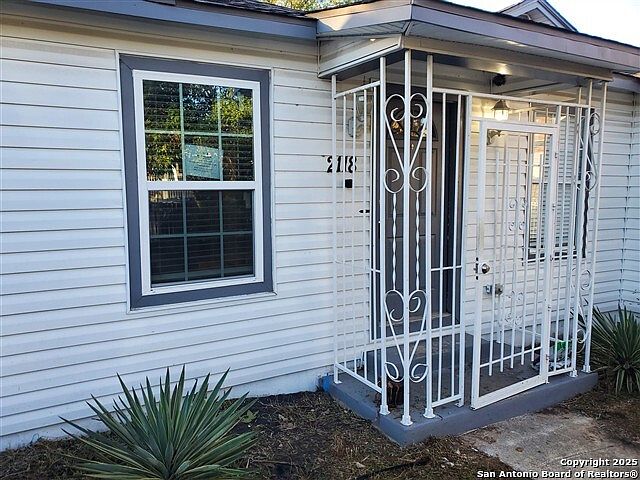 1st image of 2118 Burnet
