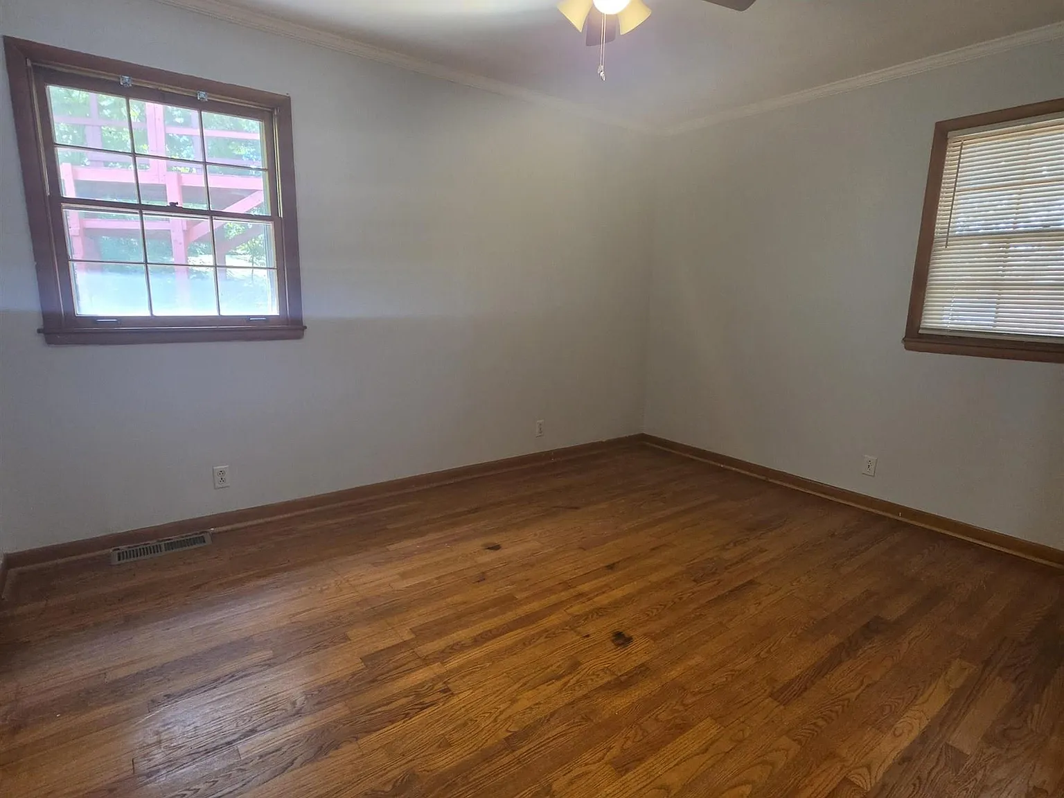 3 bed, 2.0 bath, 1795 sqft, $1,650 — Photo 3
