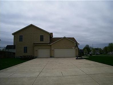 3rd image of 398 Adrienne Dr