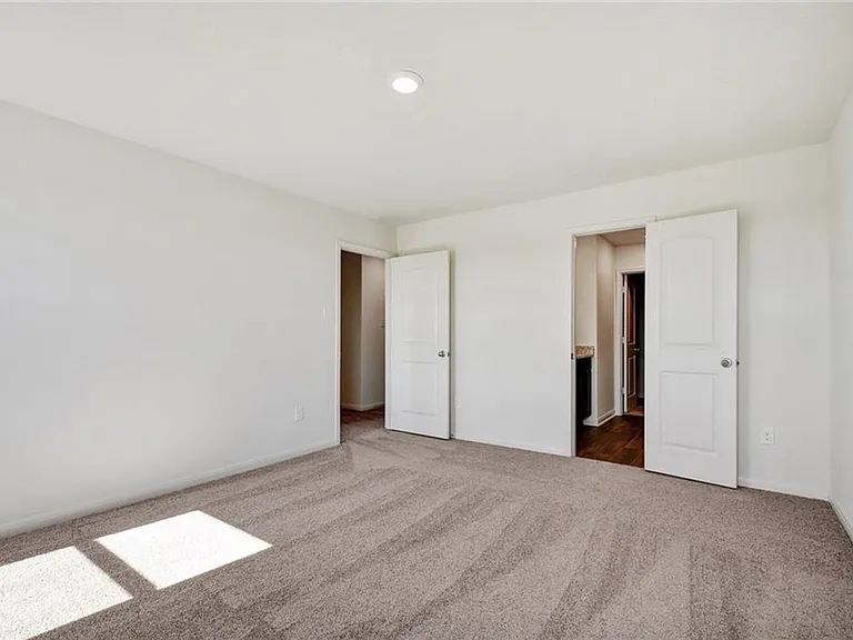 221 Sunnymeade Ln — Photo 8