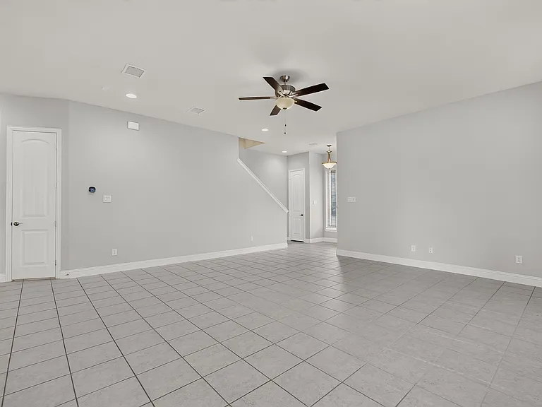 7617 Regal Ln — Photo 8