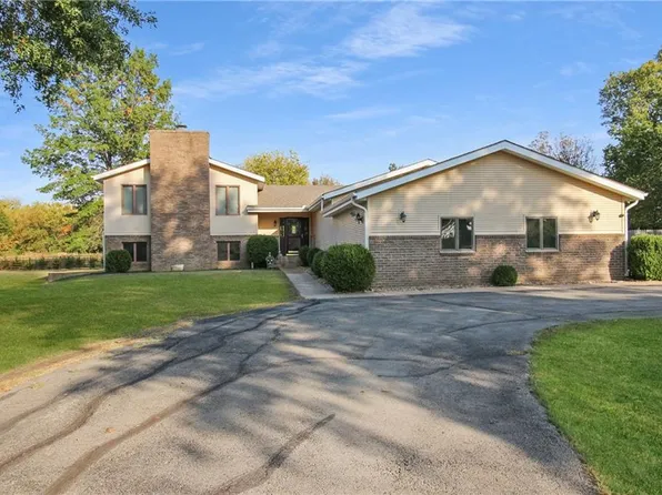 23027 Queens Rd, Parsons, KS 67357