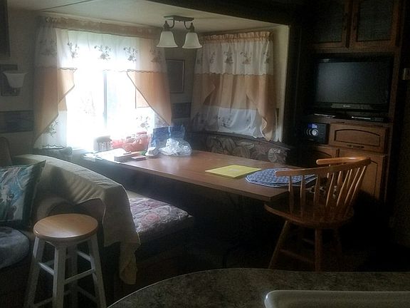 3rd image of 149 E Cutler Rd