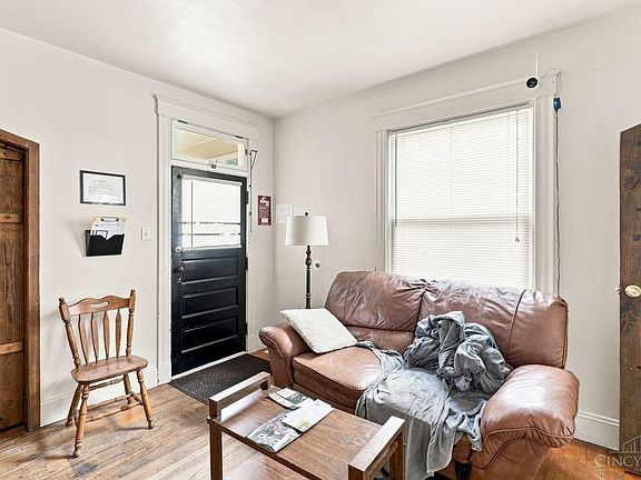 5th image of 663 Elliott Ave