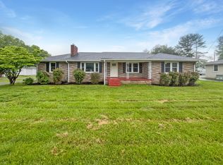 824 S Broadway St, Portland, TN 37148