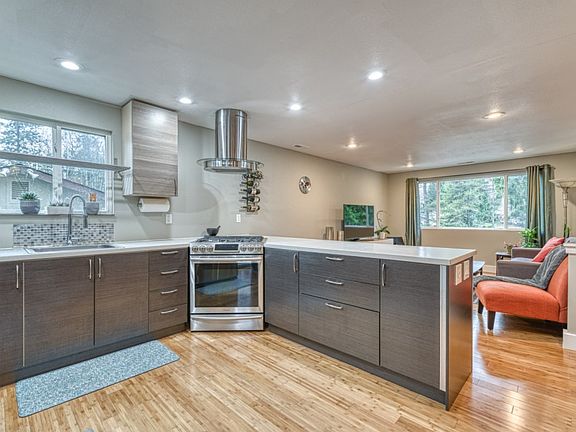 4th image of 2303 Acadia Ct