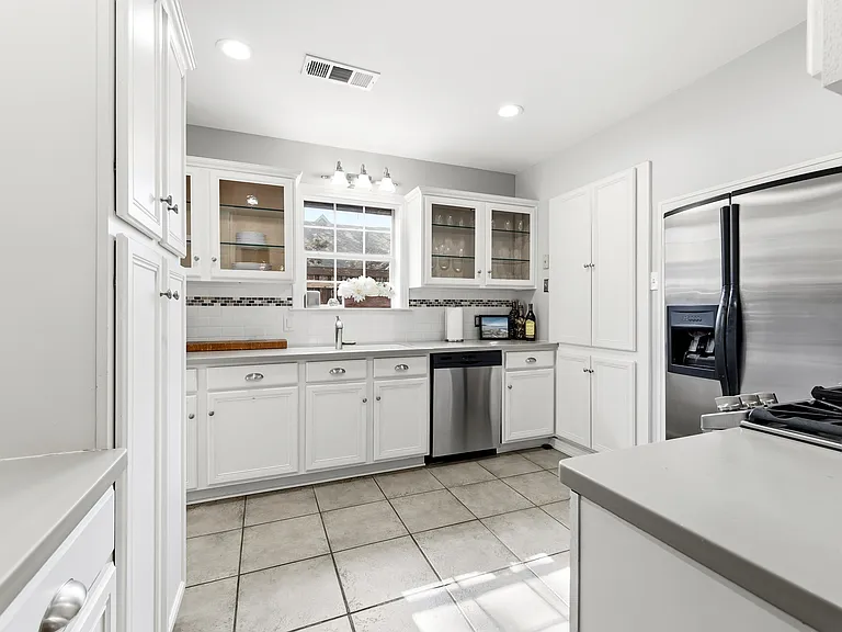 5330 McCommas Blvd — Photo 11