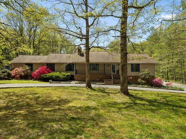 1212 Rocky Dell Ln, Signal Mountain, TN 37377