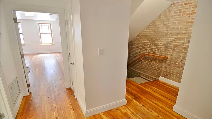 Rented by Park Property Advisors | media 42