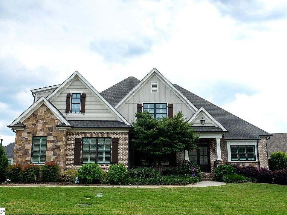 1st image of 5 Maxwell Farm Dr