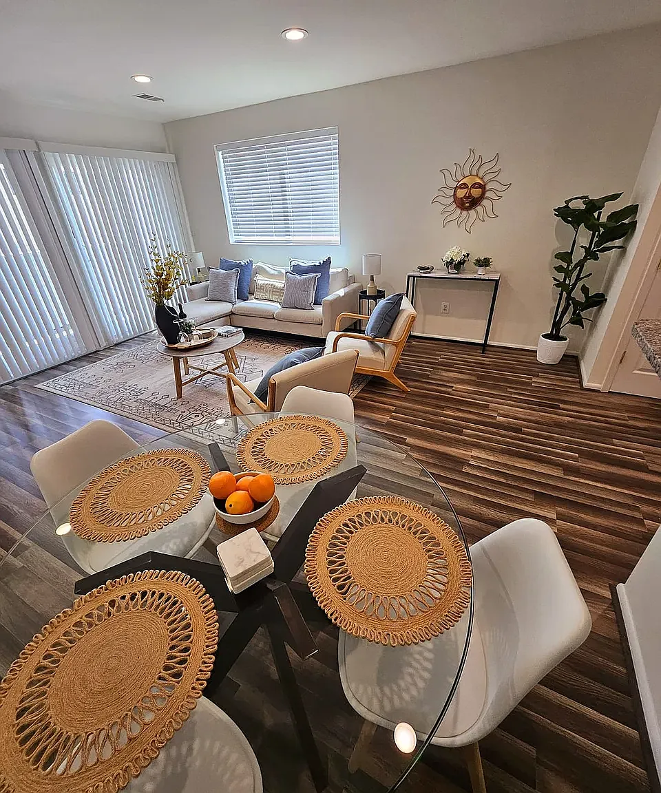 2 bed, 1050 sqft, $3,495 — Photo 1