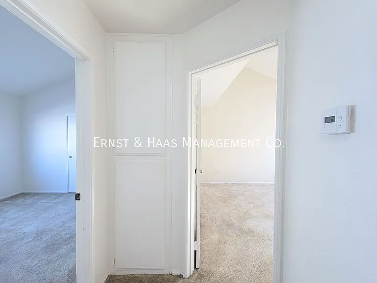 111 W Spring St #E — Photo 15