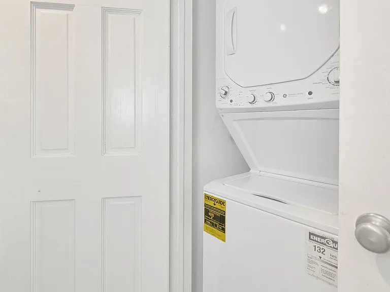 60 Pearl St #3 — Photo 13