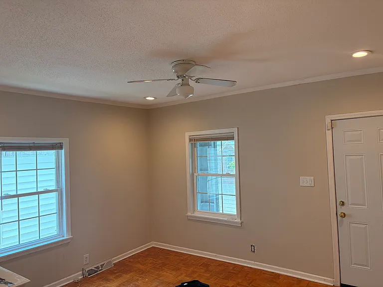 926 Pine St — Photo 16