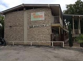 820 Houston St APT 105, Austin, TX 78756