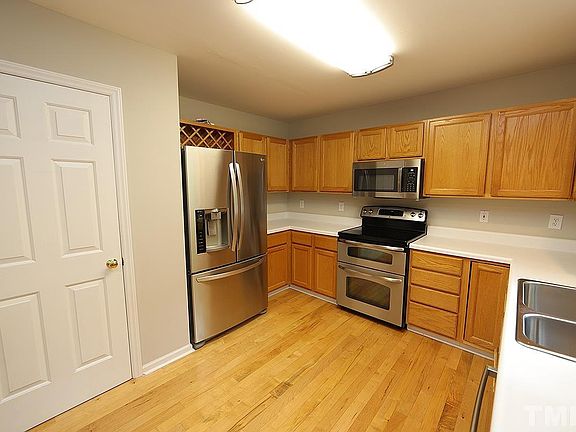 3rd image of 5221 Oakbrook Dr