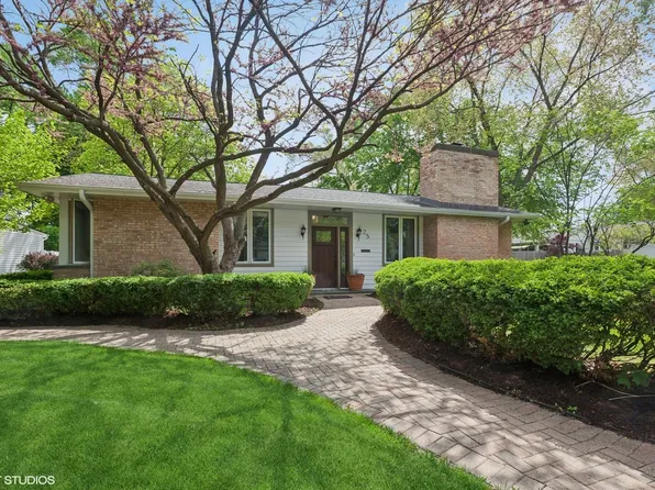 25 S Lincoln Ave, Geneva, IL 60134
