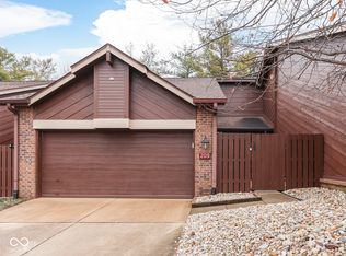 209 Brighton Ct, Greenwood, IN