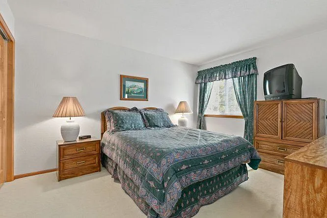 829 Sparrow Hawk Dr — Photo 20