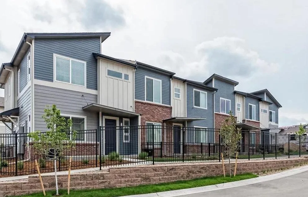 Willow Point Townhomes — Photo 3