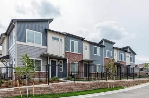 Beautiful front or side yard with your home. - Willow Point Townhomes