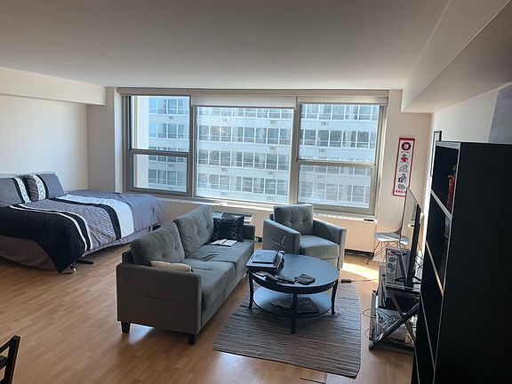 3rd image of 3600 N Lake Shore Dr APT 2109