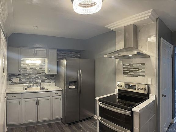 3rd image of 721 Osmond Ave