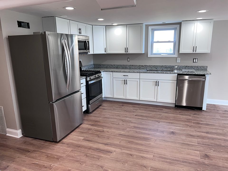 1st image of 6059 N Sauganash Ave #G