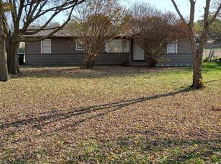 809 S Farmington Rd, Howe, TX 75459