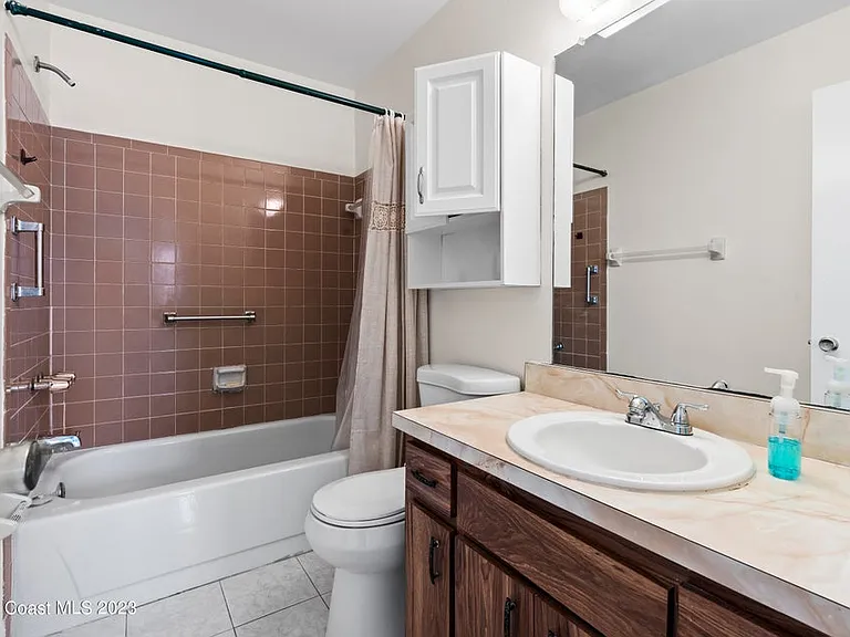 1411 Sheafe Ave NE #102B — Photo 11