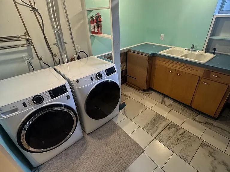 5390 S Greenwood St — Photo 11