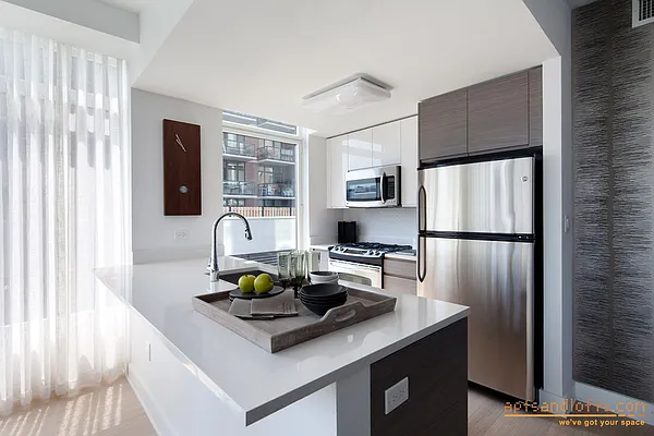 Rented by aptsandlofts.com | media 159