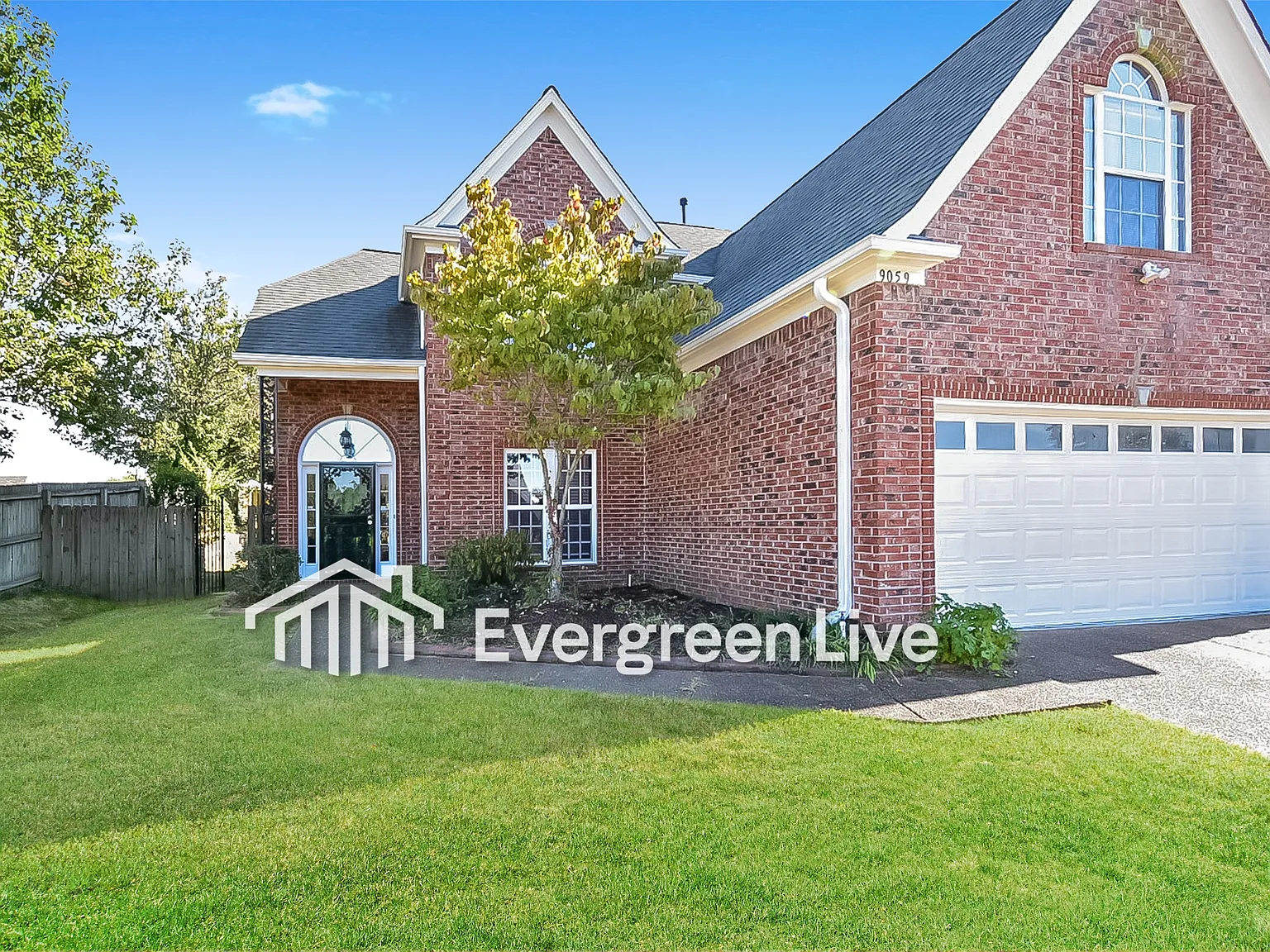 4 bed, 2.5 bath, 2399 sqft, $2,145 — Photo 2