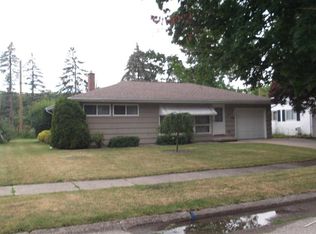 1045 Washburn Pl E, Saginaw, MI 48602