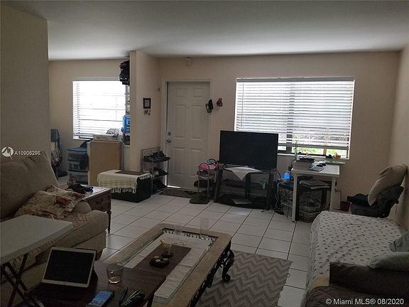 4th image of 500 NE 2nd St APT 108