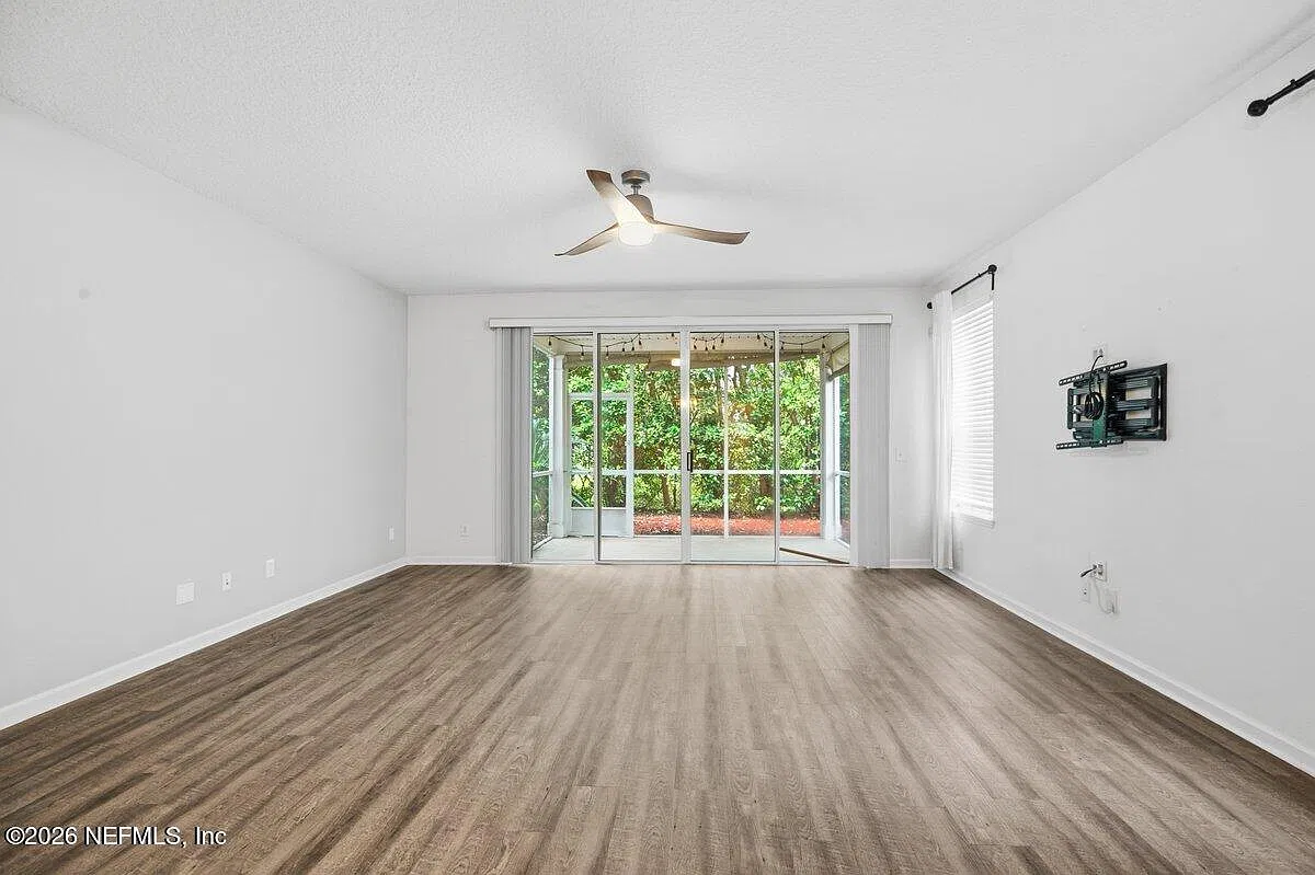 3 bed, 2.5 bath, 1632 sqft, $2,350 — Photo 4