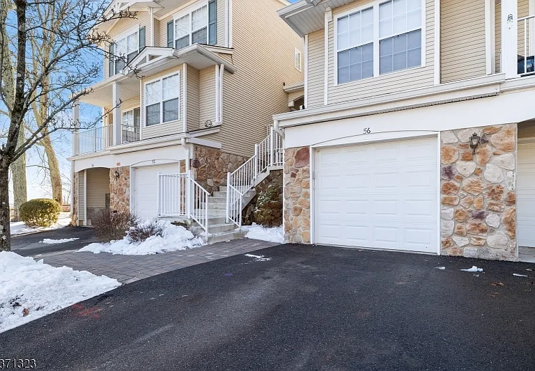 56 King George Rd — Photo 3