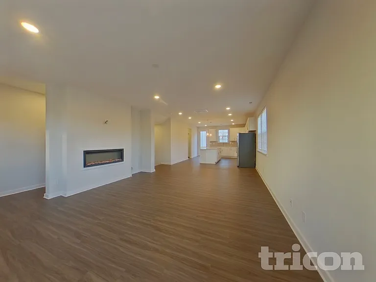 13869 Hill St — Photo 3