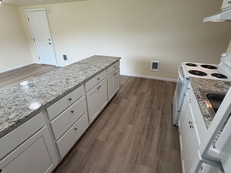 2215 Elm St SW — Photo 44