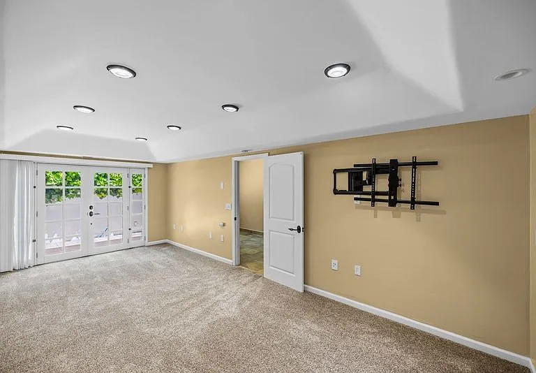 8 Shepherds Pl — Photo 16