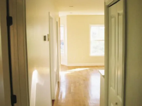 108 Hammond St, Roxbury Crossing, MA