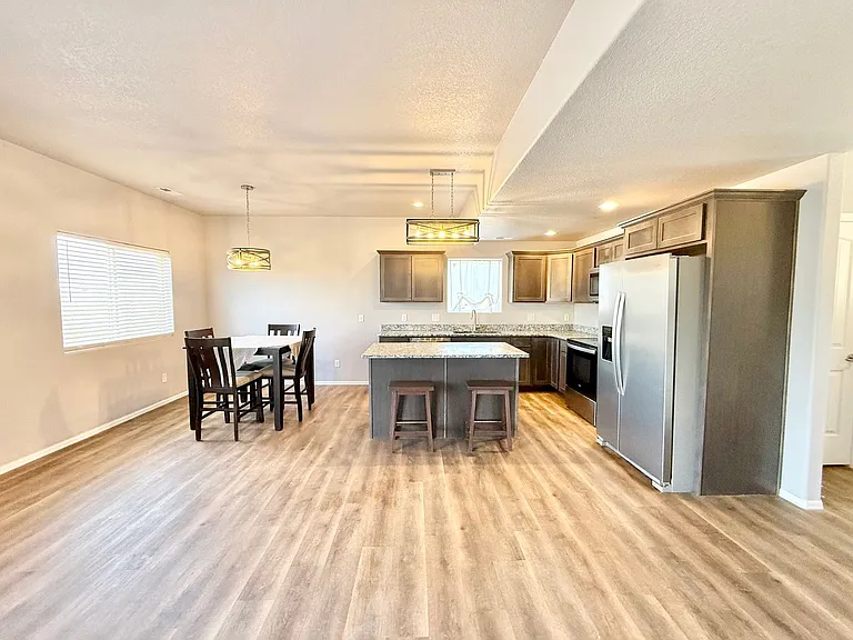 783 S Sweetwater Dr — Photo 4