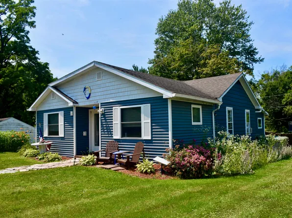 23 Mooney Drive, Alburgh, VT 05440
