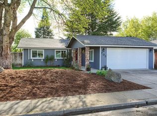 703 Sandra Ln, Central Pt, OR 97502