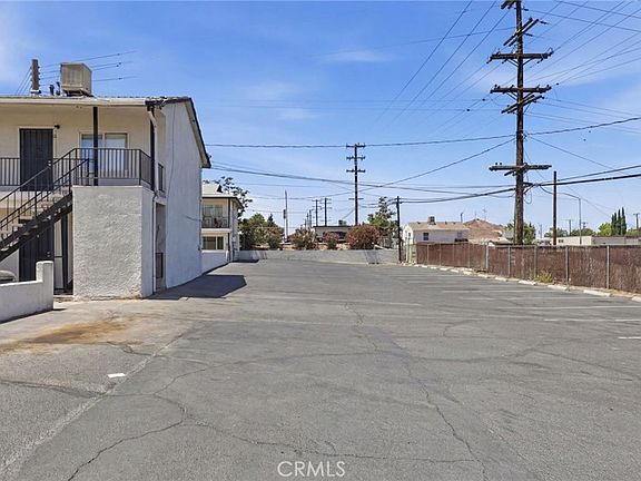 4th image of 511 E Fredricks St
