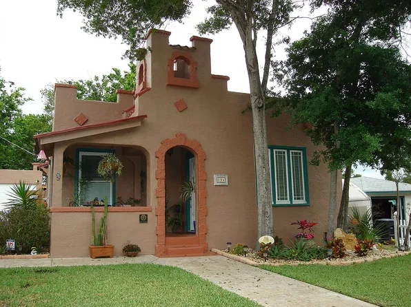 154 4th St, Holly Hill, FL 32117