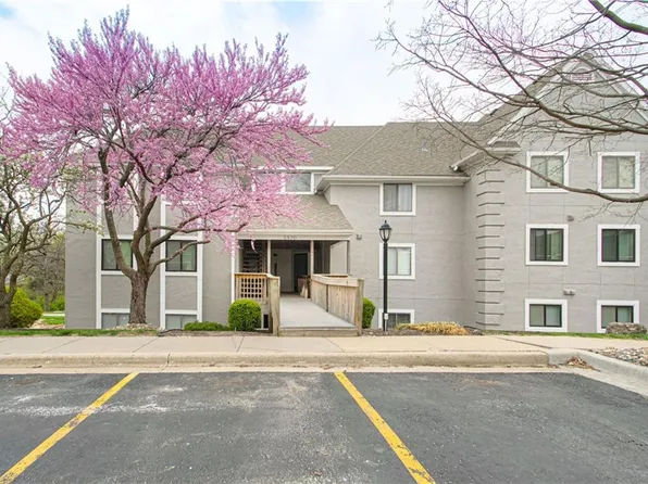 5870 Park St APT 2, Shawnee, KS 66216